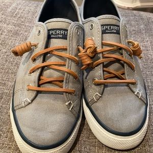 Women’s sperry shoe
